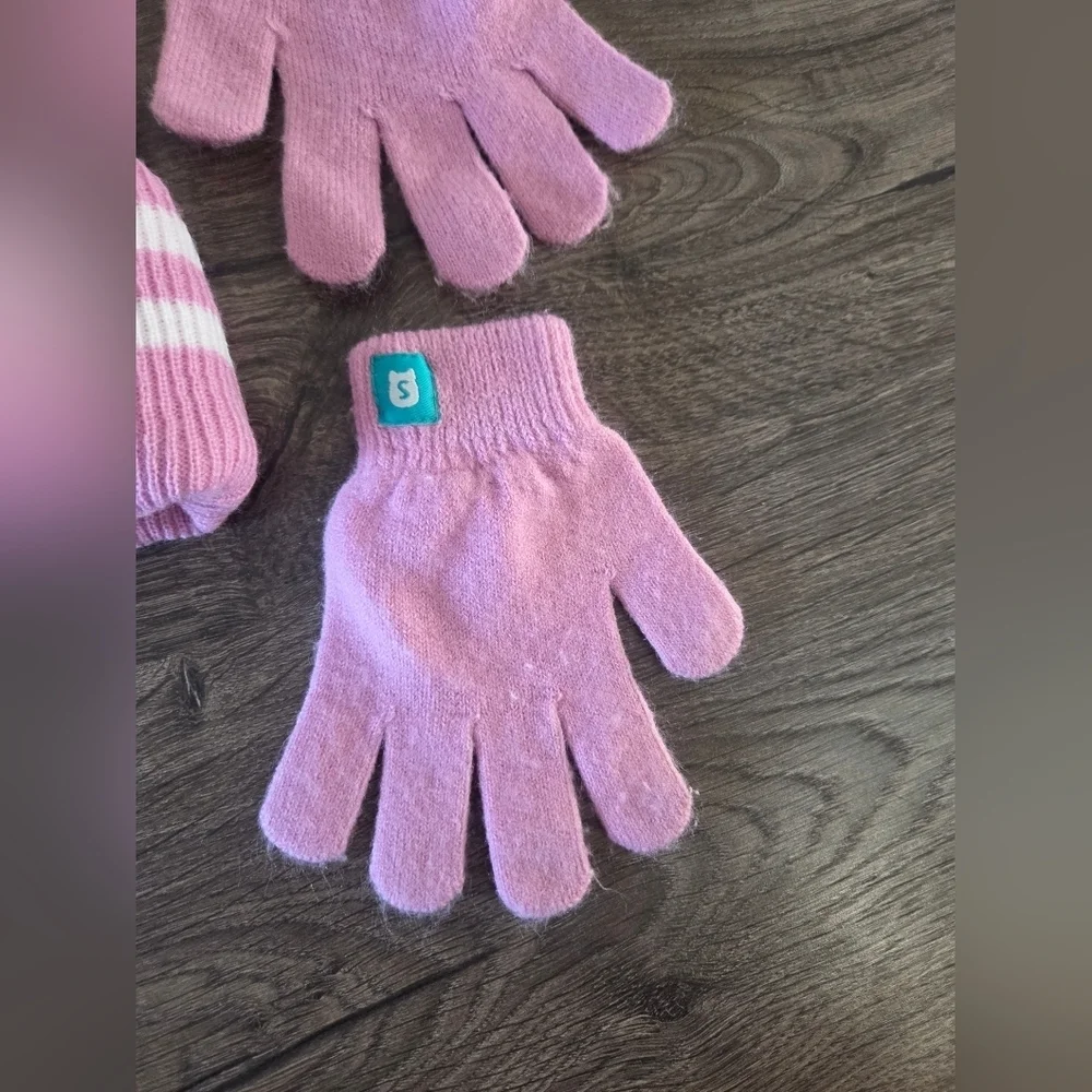 Girls Squishmallows Beanie Hat & Gloves Set
